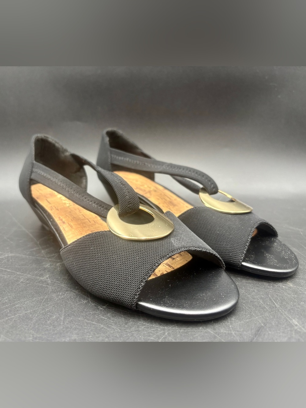 Covington Carter Black Elastic Wedge Sandals Gold Ring Size 6 Medium